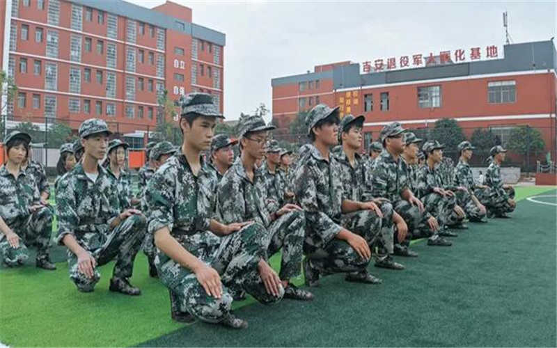 吉安市理工技工學(xué)校2021級(jí)新生國(guó)防素養(yǎng)教育訓(xùn)練活動(dòng)